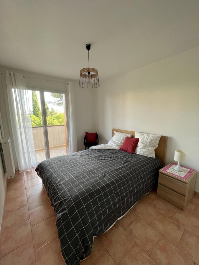 T2 Avec Terrasse & Parking A 5 Min Du Centre, 10 Min Des Plages Hyères Kültér fotó