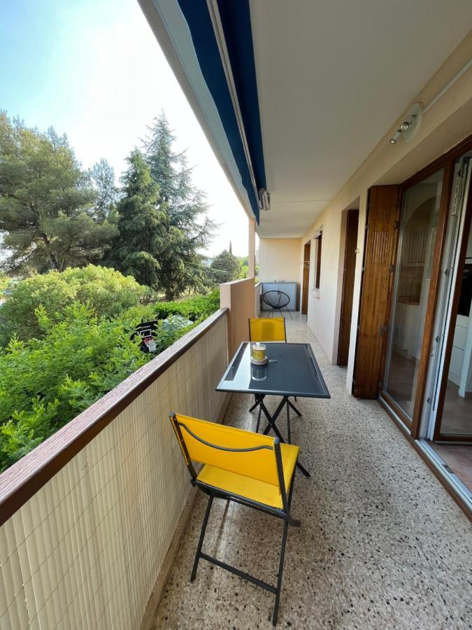 T2 Avec Terrasse & Parking A 5 Min Du Centre, 10 Min Des Plages Hyères Kültér fotó