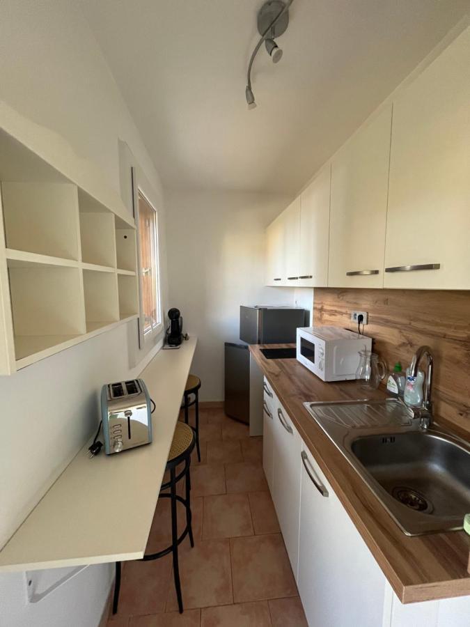 T2 Avec Terrasse & Parking A 5 Min Du Centre, 10 Min Des Plages Hyères Kültér fotó